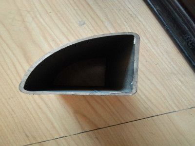 天津市北辰区滕飞翔金属制品销售部 专业供应面包管、扇形管、凹槽管，批发价格，品质保障